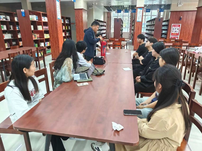 图书馆安全培训会议：筑牢安全防线,守护知识殿堂